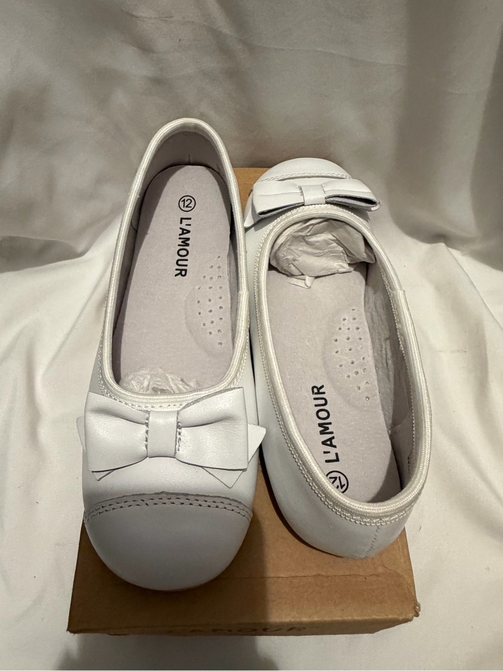 NWT LAmour White Ballet Bow Flat Size 12 Girls